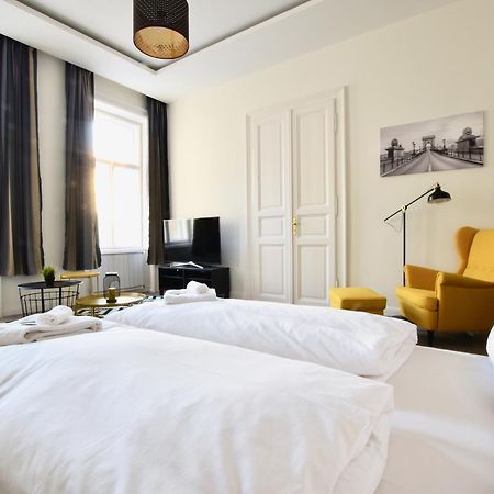 Standard Apartment By Hi5 - Dessewffy 39 Boedapest Buitenkant foto